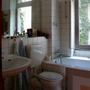 Badezimmer Hasenheide 91 Fenster zum Hof